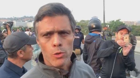 España confirmó Leopoldo López y su familia están en su embajada en Caracas