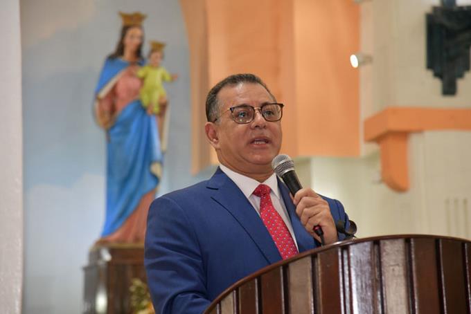 Castro cree posible entrada de Catalina a mercado de valores