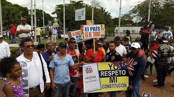 Realizan parada cívica en San Cristóbal, en rechazo a la reforma constitucional