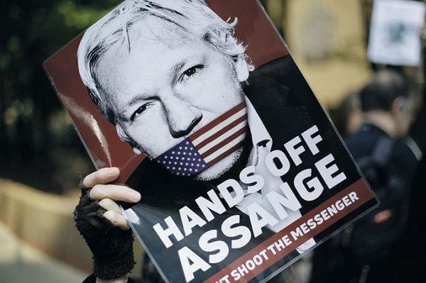 Estados Unidos acusa a Julian Assange de violar las leyes antiespionaje