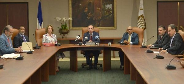 El gobernador del BC advierte que la disputa EU-China podría afectar a Rep. Dominicana