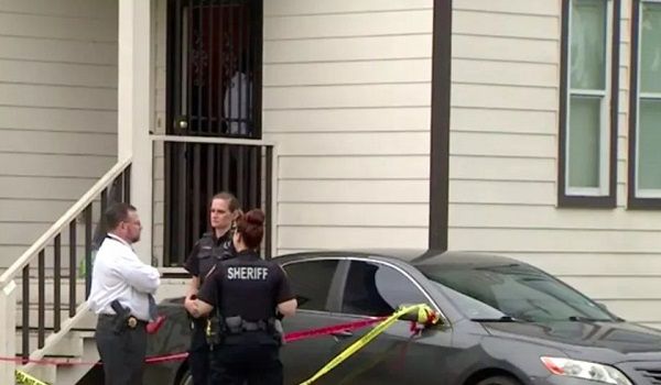 Hispana de Texas mata a un ladrón armado que entró a su casa
