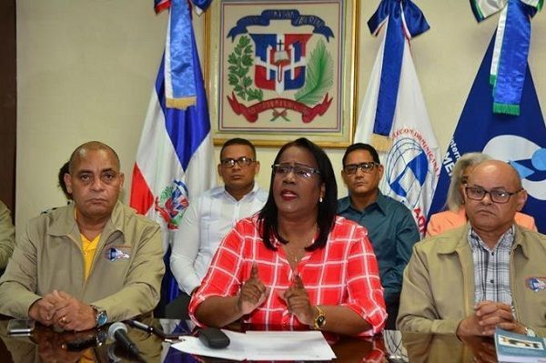 La ADP cuestiona pruebas a docentes