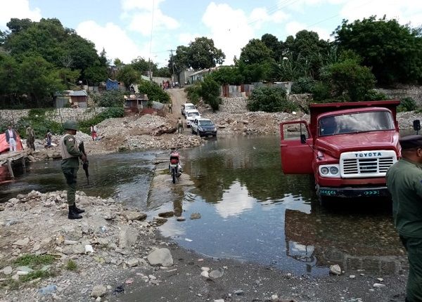 El Senpa hace amplio operativo en ríos de Bani, incautan camión y detienen a varios