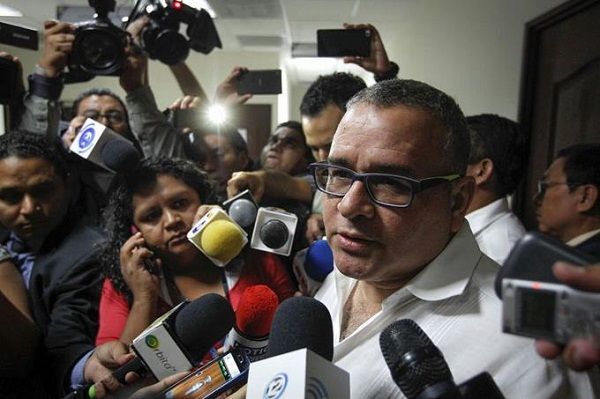 Nicaragua da nacionalidad a expresidente salvadoreño Funes