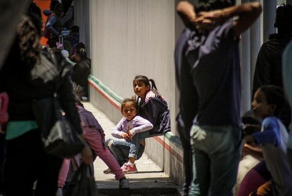 La Administración del Gobierno de Trump separó más de 900 niños de sus padres
