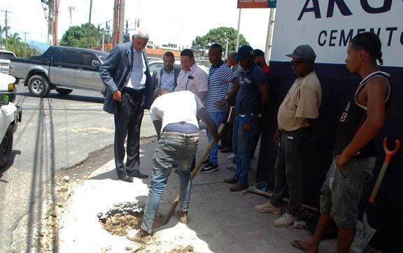 Alcalde Nelson Guillen supervisa puntos donde serán instalados nuevos semáforos en San Cristóbal