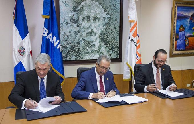 Anuncian Plan Nacional de Parqueos Públicos “ParquéaT_RD”