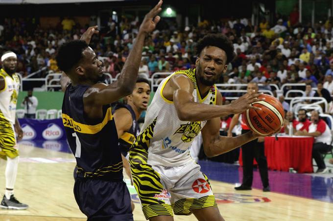 Bass y Polanco fueron estrellas para equipos en respectivos triunfos
