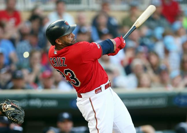 Cruz da su jonrón 20, Polanco el 14 ante NY