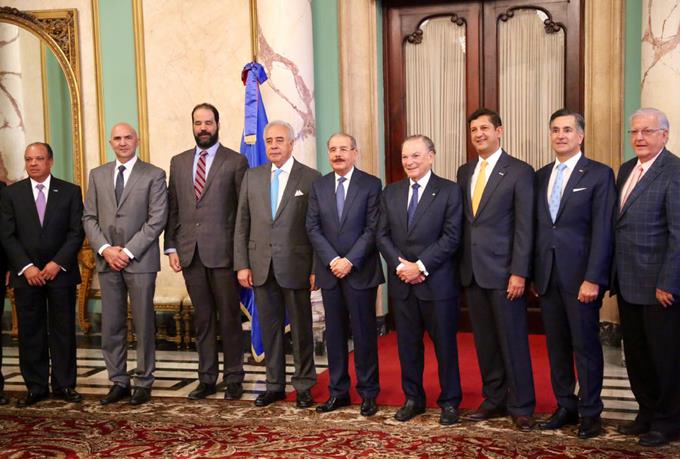 Grupo empresarios valora políticas del presidente Medina