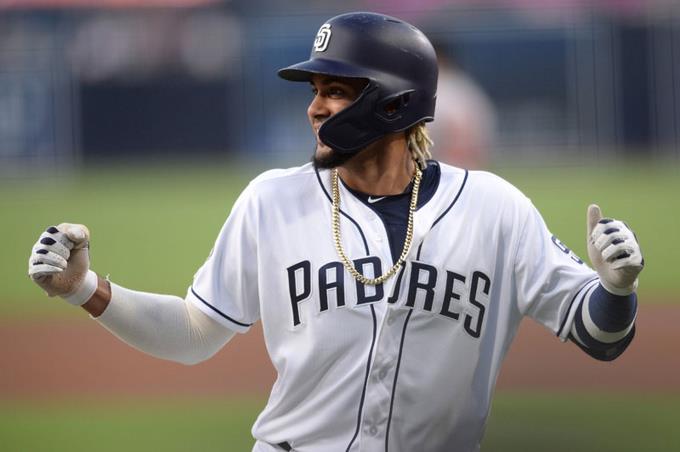 Tatis Jr. abre juego con H4 otra vez, hace historia en GL
