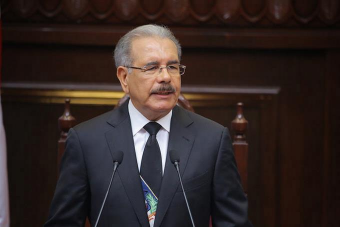 Presidente Medina crea reglamento para simplificar tributación de las Mipymes