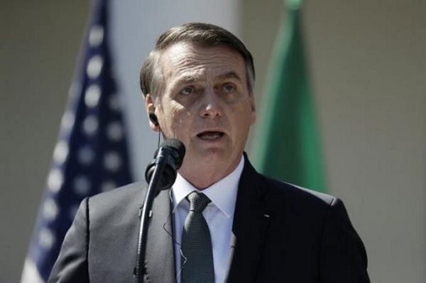 Bolsonaro finalmente aceptará ayuda extranjera para incendios amazónicos