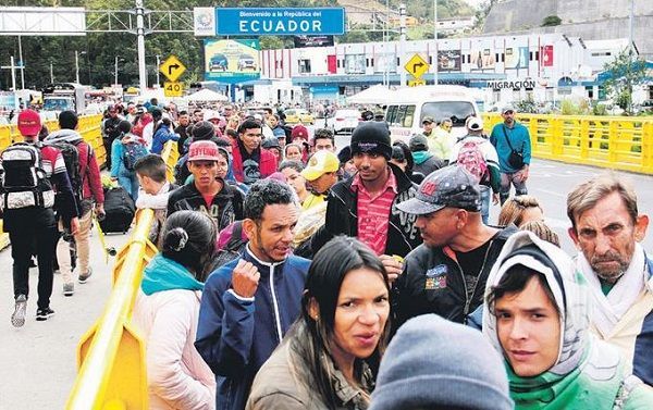 Bloquean paso fronterizo entre Ecuador y Colombia