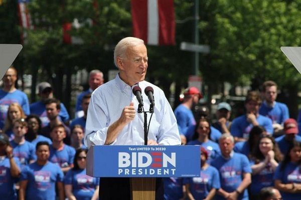 Biden se queda sin respuesta a la hora de defender las deportaciones de Obama