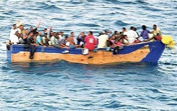 Tres personas murieron tras volcarse yola al tratar llegar ilegal a Puerto Rico