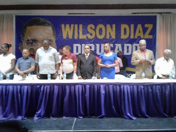 WILSON DÍAZ JURAMENTA FRENTE DEPORTIVO QUE LE APOYA A DIPUTADO.