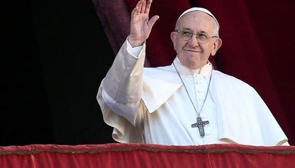 El papa Francisco invita a los fieles a rezar para mostrar «cercanía a los migrantes y refugiados