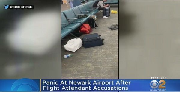 Azafata bipolar causó pánico gritando en aeropuerto Newark de Nueva York