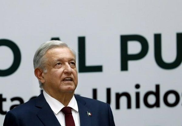 Miles de mexicanos marchan contra López Obrador