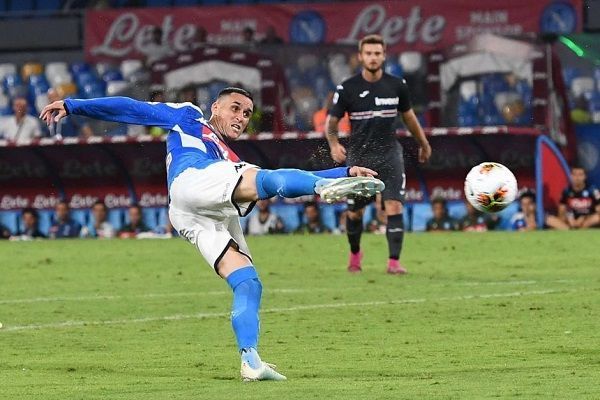 ‘Chucky’ Lozano fue titular: El Napoli derrotó a la Sampdoria y empieza la caza por la Juventus