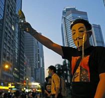 En Hong Kong desafían prohibición al uso de máscaras