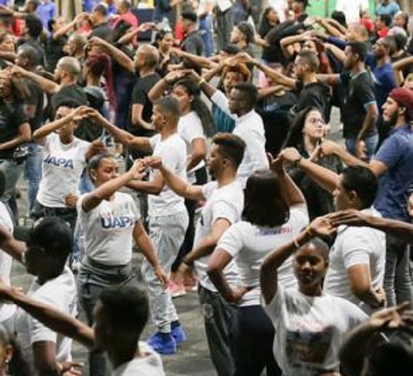 Récord merenguero: Ya hay 440 parejas que bailarán