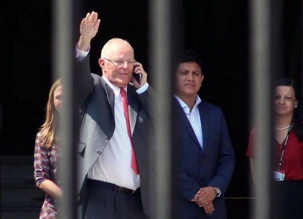 El expresidente Kuczynski internado en cuidados intensivos