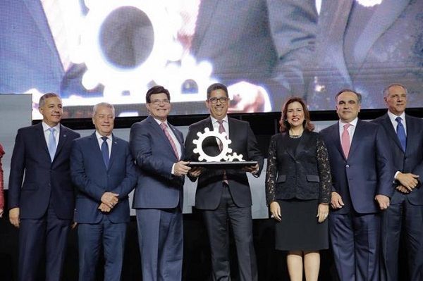 Otorgan el primer Galardón Nacional a la Industria Dominicana a Casa Brugal