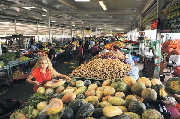 Las personas no está en gastar dinero en comida para este Año Nuevo