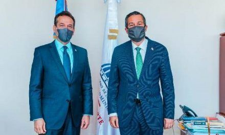 Acuerdan mejorar proceso de permisología para zonas francas y estaciones de combustibles