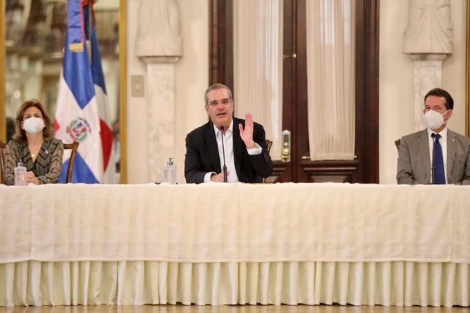 Abinader presenta el plan para las micro, pequeñas y medianas empresas