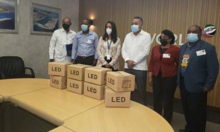 DP World entrega 35 lámparas al Ayuntamiento de Boca Chica