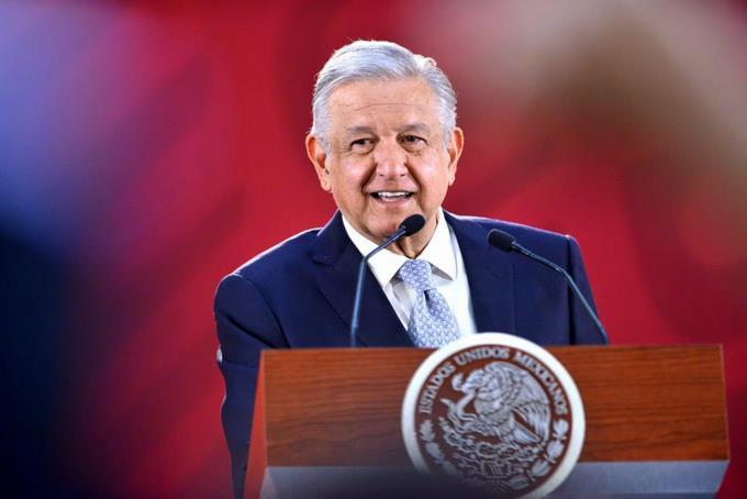Presidente de México reaparece y sale al paso de los rumores sobre su salud
