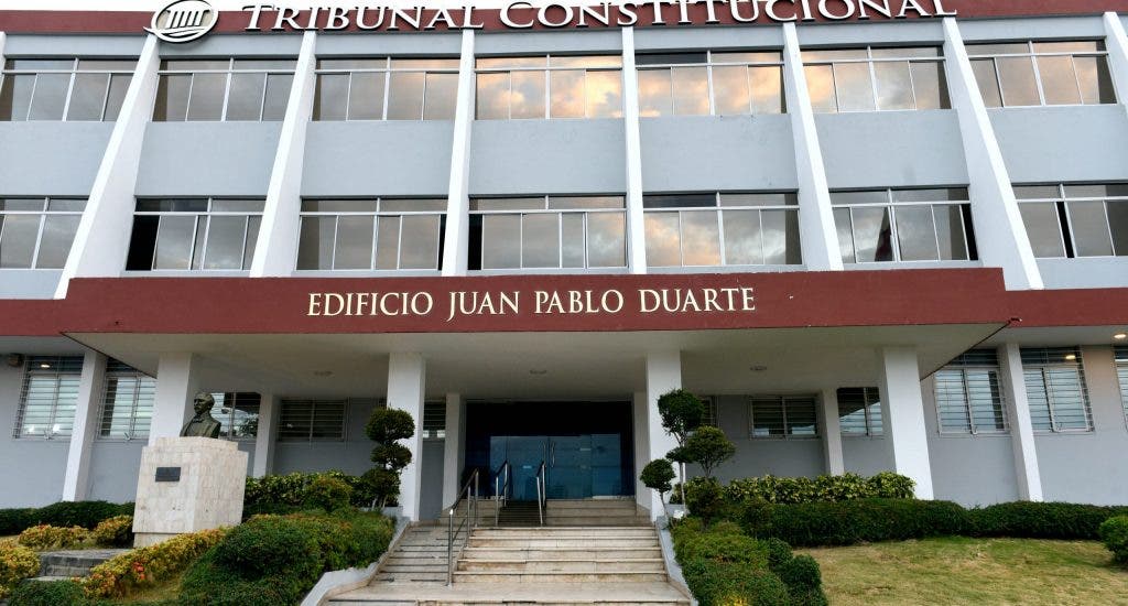 Tribunal Constitucional dispone que los diputados del exterior se elijan en listas desbloqueadas