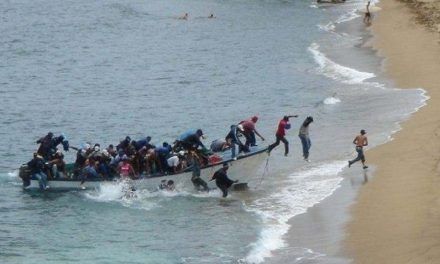 Rescatan a 23 inmigrantes dominicanos varados en estrecho puertorriqueño