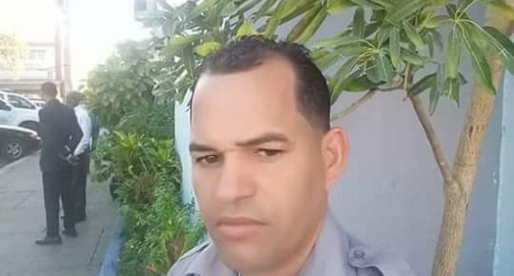 Oficial policial y su esposa mueren a tiros tras una discusión por un roce de dos vehículos en Najayo