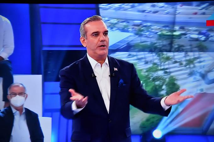 Abinader: «El confinamiento es necesario»