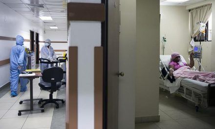 El país espera vacuna con 200,000 contagiados