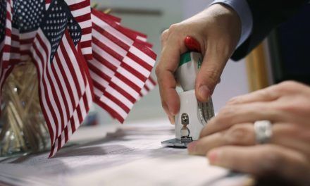 ¿Por qué es importante que un juez ordene a la Administración Trump entregar a inmigrantes la información de sus casos?
