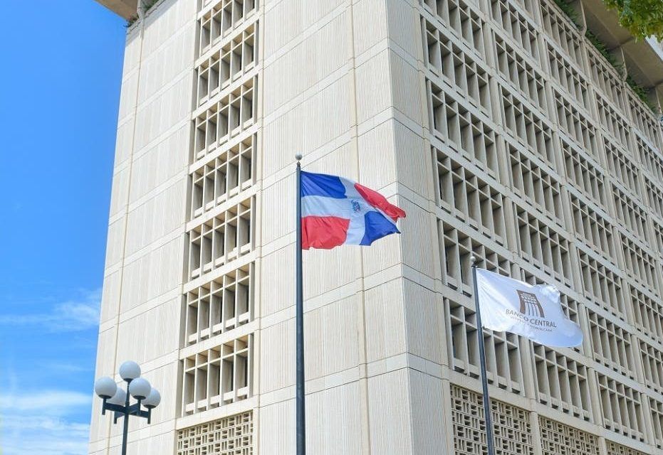 Medidas del BC reducen tasas de interés en 357 puntos básicos