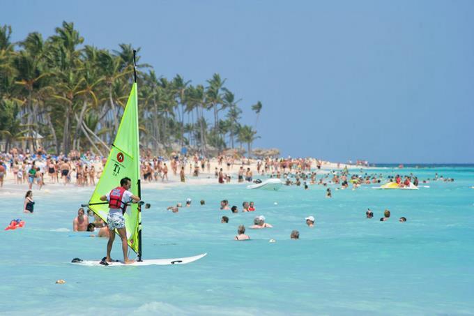 Llegada de turistas a República Dominicana cae en enero tras varios meses de recuperación