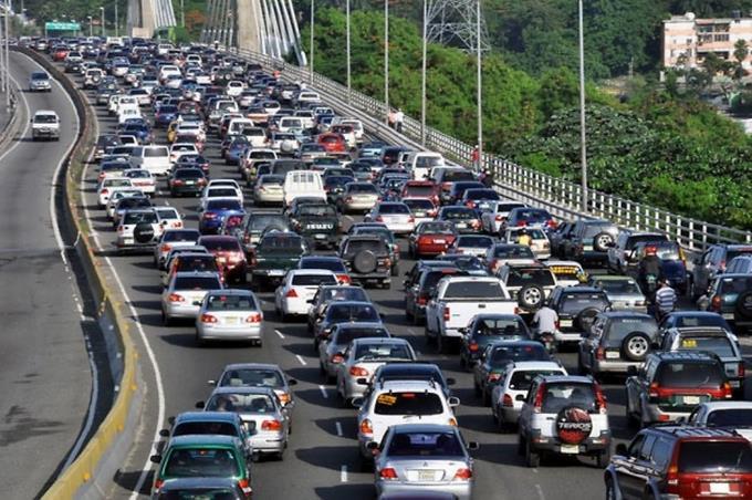 Cerca de 98,000 vehículos pagarán multa por renovar tarde el marbete