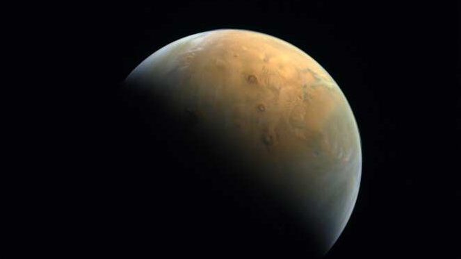 Primera imagen de Marte desde la sonda Hope