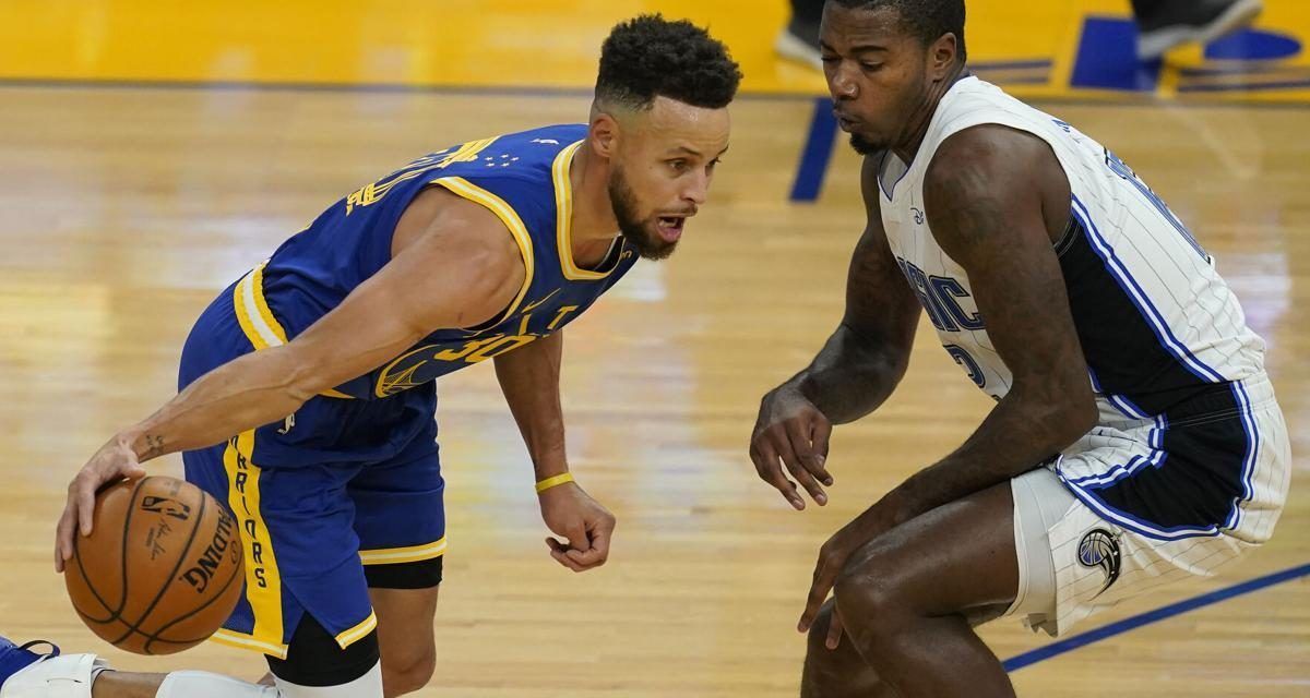 Curry anota 10 triples, Warriors vencen a Magic 111-105