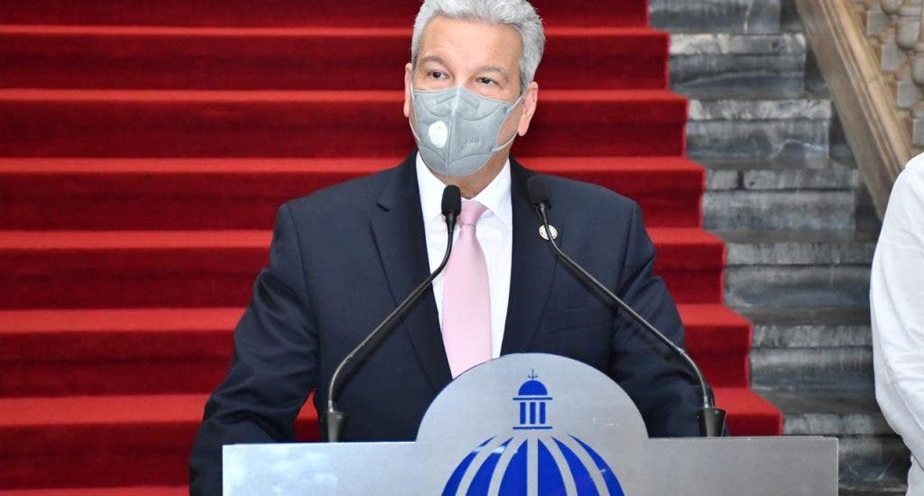Gobierno informa construirán este año 11 mil de las 62 mil viviendas del plan “Familia Feliz”