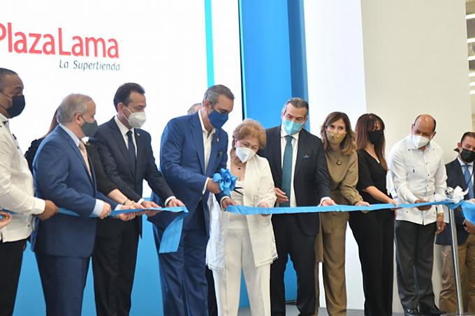 Abinader inaugura sucursal de Plaza Lama