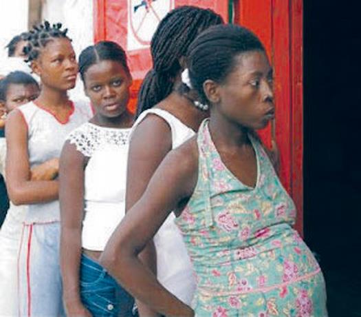 El «parto gratis» es el imán que atrae a embarazadas haitianas