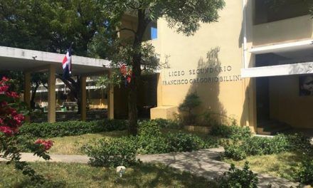 Escuela denuncia ataques cibernéticos con pornografía a sus grupos de clases